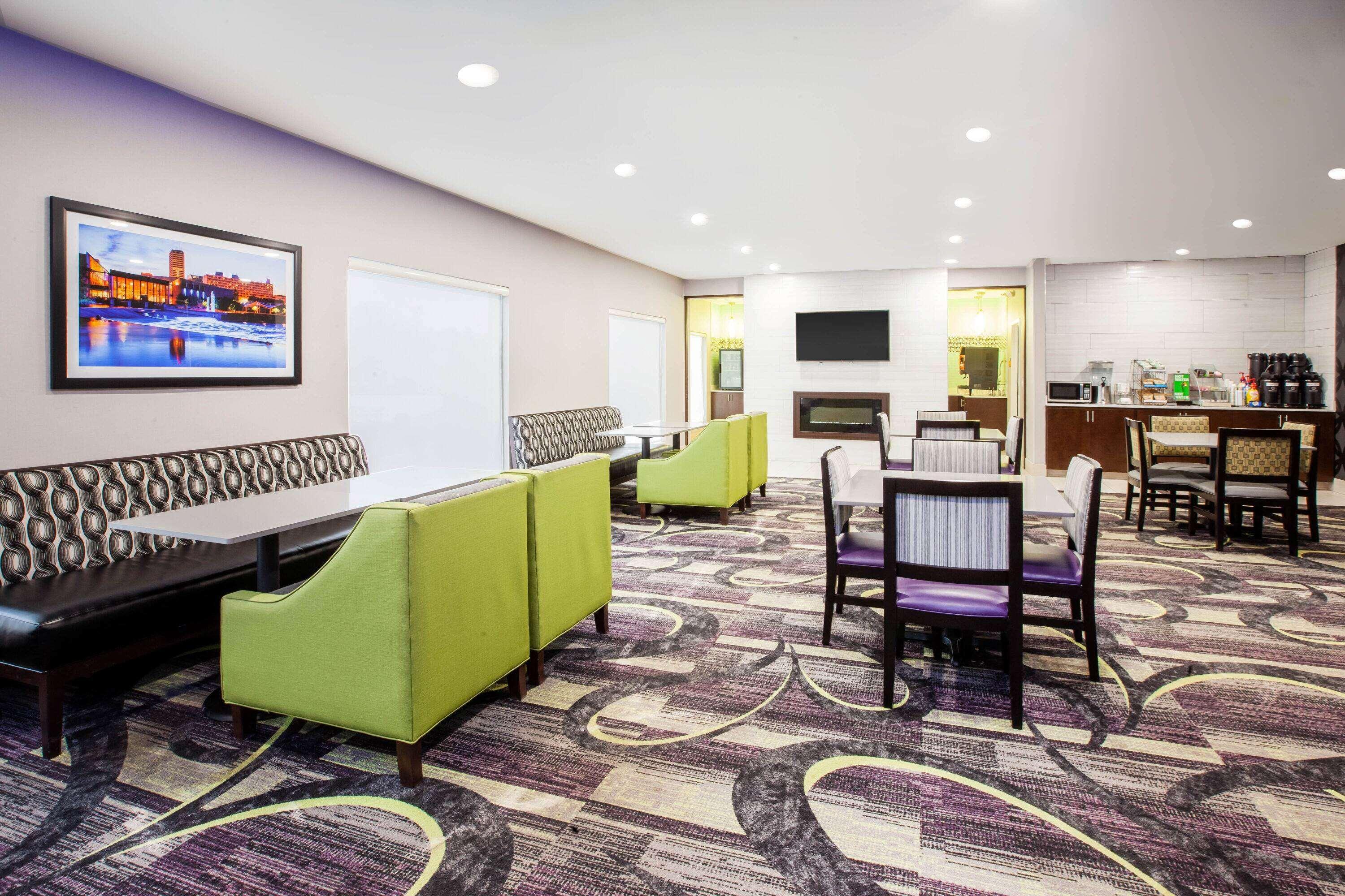 La Quinta Inn And Suites By Wyndham Elkhart Esterno foto