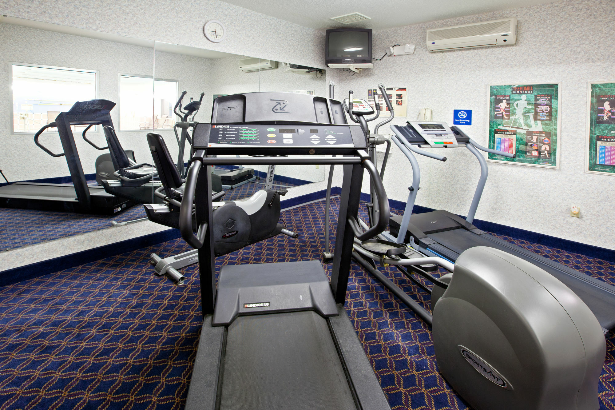 La Quinta Inn And Suites By Wyndham Elkhart Esterno foto